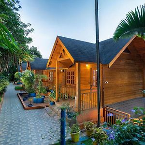 VALLEY VIEW WOODEN HOUSE